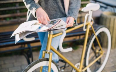 Pourquoi la distribution du magazine municipal reste incontournable pour les collectivités